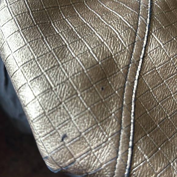 Bottega Veneta bag in gold unbelievably beautiful - Picture 11 of 17